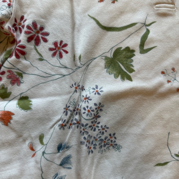 Izod Medium Short Sleeve Floral Collar Tee - Picture 2 of 6